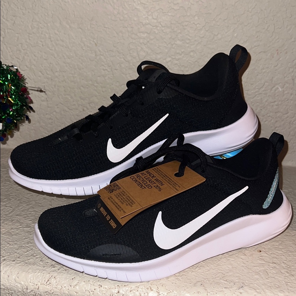 NWT Nike Flex Experience 12